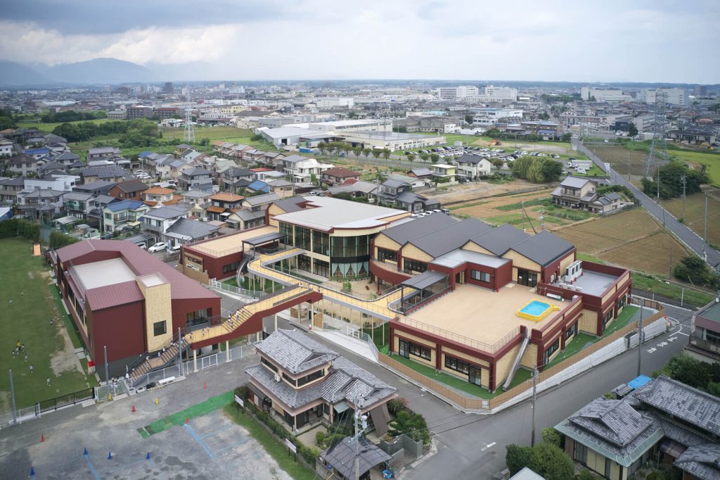 第42回三重県建築賞一般部門濱口賞受賞のさくら幼稚園の鳥瞰写真